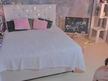 Chaturbate Live Sex Cam of shiny_lisss