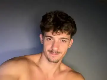 Chaturbate Free Porn Cam of vincentprice69