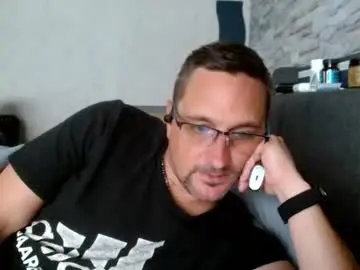 Chaturbate Free Live Porn of wirzwei8883