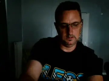 Chaturbate Live Sex Cam of wirzwei8883