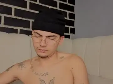 Chaturbate Adult Webcam of skinny_badboy