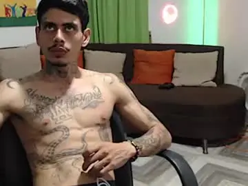 Chaturbate Sex Chat of alpha_zom
