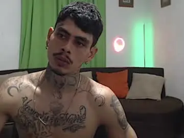Chaturbate Live Porn of alpha_zom