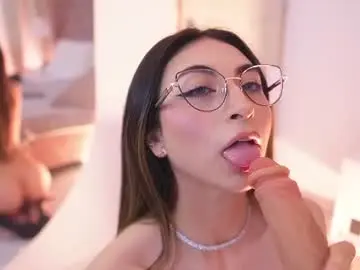 Chaturbate Private Sex Chat of emmaclark__