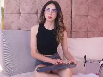 Chaturbate Nude Webcam of emmaclark__