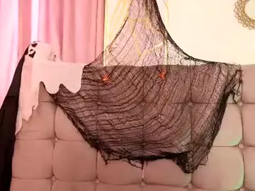 Chaturbate Watch Live Sex Cams of emmaclark__