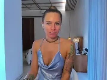 Chaturbate Adult Webcams of holy_khloe
