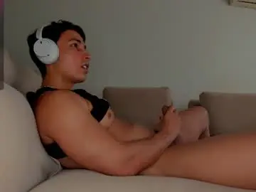 Chaturbate Nude Webcam of aaronmagnum