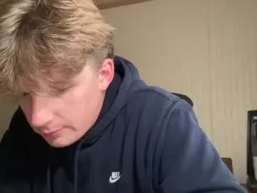 Chaturbate Live Sex Cam of deeyungguy
