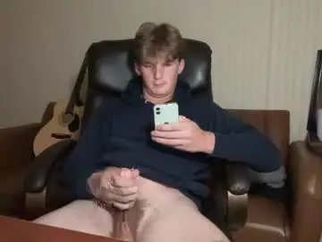Chaturbate Free Live Porn of deeyungguy