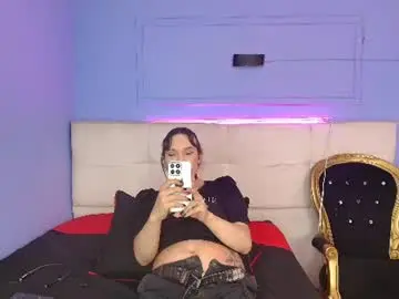 Chaturbate Live Sex Cam of liiaa_sweett_