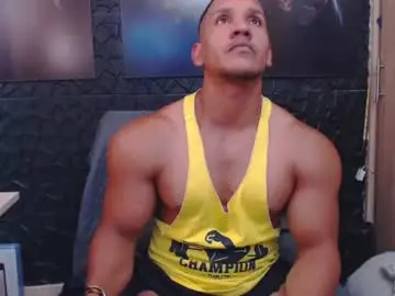 Chaturbate Live Sex Cam of viktorherrera