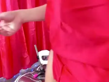 Chaturbate Free Porn Cam of miarobertsmilf