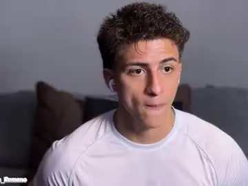 Chaturbate Watch Live Sex Cams of salvatore_romanoo