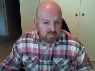 Chaturbate Free Porn Cam of kiwiben45