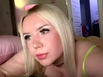 Chaturbate Live Sex Cam of oliviaskies
