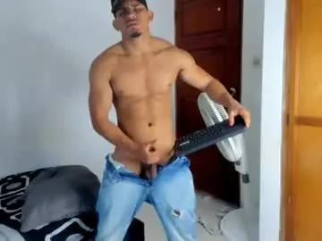 Chaturbate Free Live Porn of alan_newton1