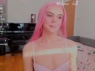 Chaturbate Adult Video Chat of demii_doll