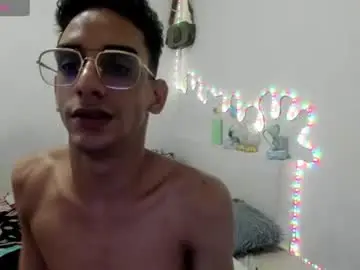 Chaturbate Live Sex Cam of hottbicth11