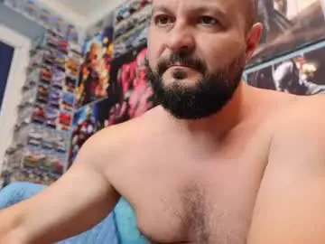 Chaturbate Free Porn Cam of muscular_bear