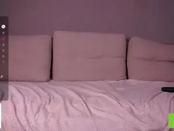 Chaturbate Live Sex Cam of cinacandy