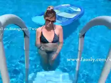 Chaturbate Free Porn Cam of evilvillainess