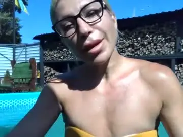 Chaturbate Sex Chat of fox_red_lady7
