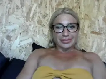 Chaturbate Adult Video Chat of fox_red_lady7