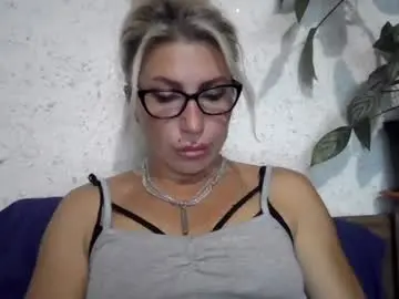 Chaturbate Adult Webcams of fox_red_lady7