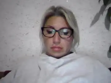 Chaturbate Adult Webcams of fox_red_lady7