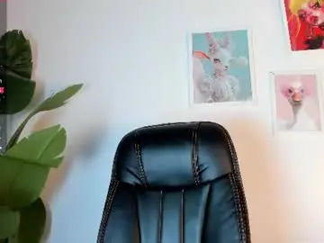 Chaturbate Free Porn Cam of gia_demiee