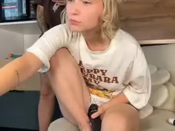 Chaturbate Live Sex of adele_nick2202