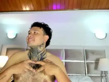 Chaturbate Live Sex Cam of alex_and_miia_