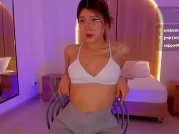 Chaturbate Live Sex Cam of riley_sierra