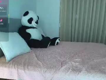 Chaturbate Live Sex Cam of angel_danm_milf