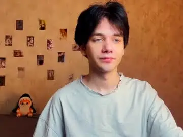 Chaturbate Sex Cam of zombde32