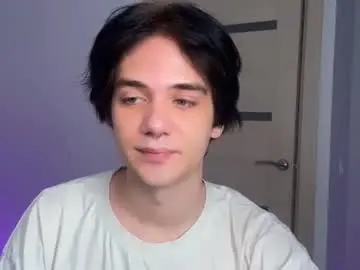 Chaturbate Live Sex of zombde32