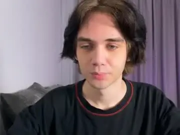 Chaturbate Live Porn of zombde32
