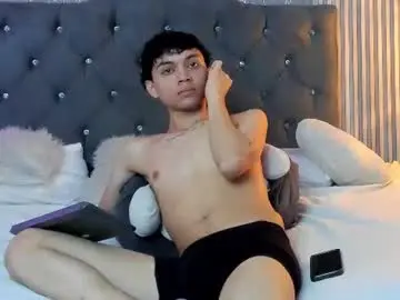 Chaturbate Free Live Porn of axxelwhite
