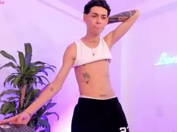 Chaturbate Free Live Porn of lennercollins_