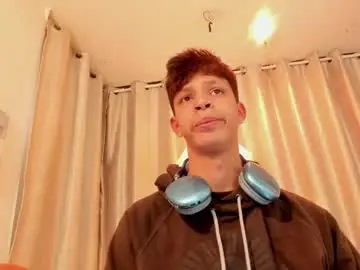 Chaturbate Live Sex Cam of ethan_qop
