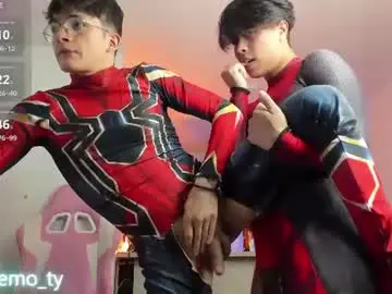 Chaturbate Live Sex Cam of ireliaboy