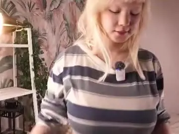 Chaturbate Live Sex Cam of zara_shine