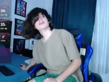 Chaturbate Live Sex Cam of andyboy_19