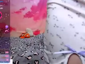 Chaturbate Live Sex Cam of charming_berry_