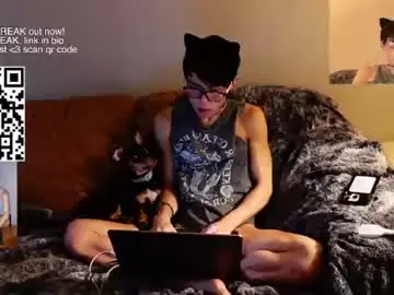 Chaturbate Live Sex Cam of hottiewithabody101