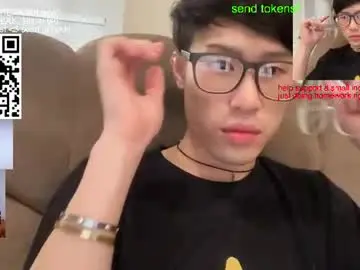 Chaturbate Live Sex Cam of hottiewithabody101