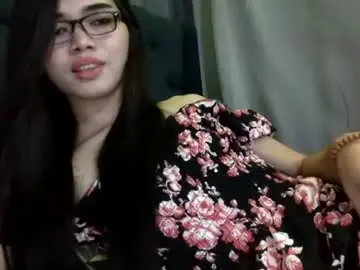 Chaturbate Live Sex Cam of naughty_emmats