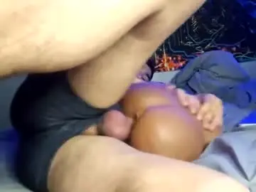 Chaturbate Live Sex Cam of bigwhitecock_liam