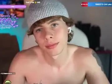 Chaturbate Live Sex Cam of gemdominus